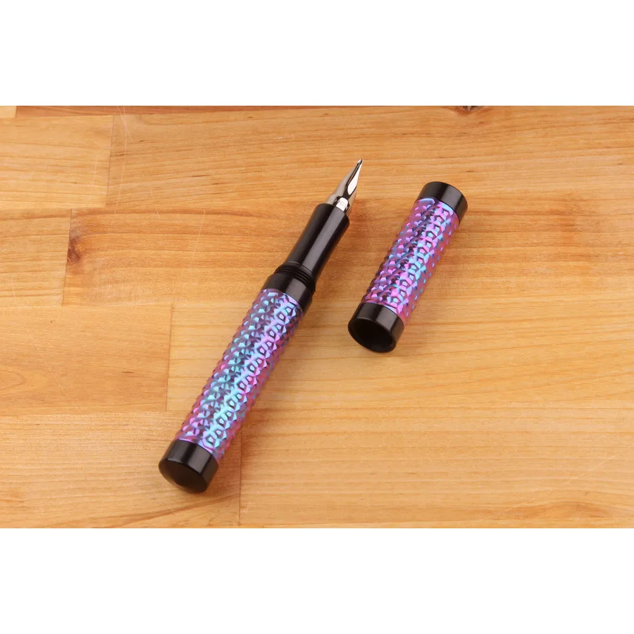 Schon DSGN Faceted Titanium Shell Fountain Pen